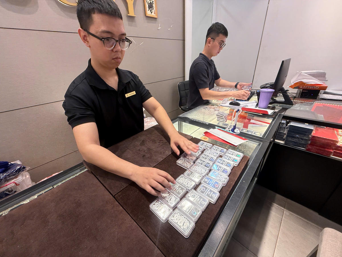 Giá bạc&nbsp;phục hồi đáng kể sau giai đoạn biến động mạnh trước đó.