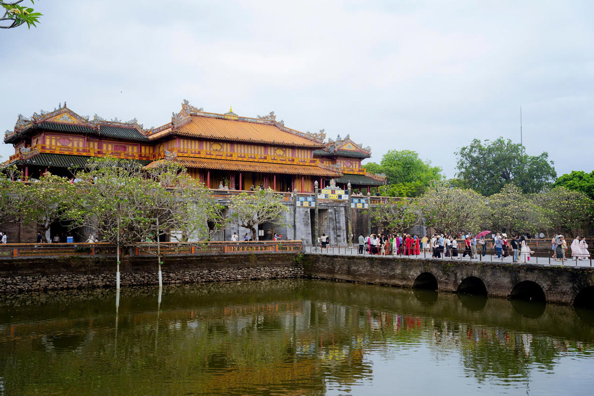 Thời tiết ở Huế những ngày này trời nắng đẹp là điều kiện lý tưởng để du khách tham quan và khám phá di sản Huế được trọn vẹn.