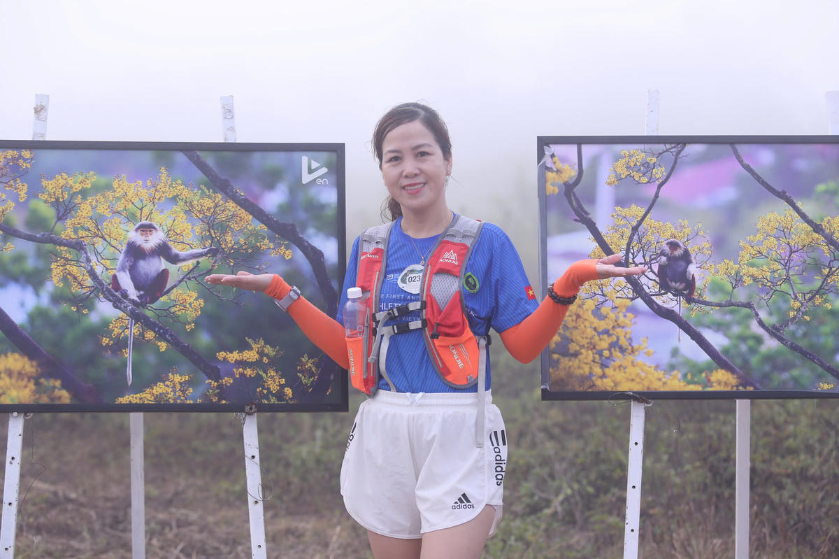 Hơn 300 người vượt bán đảo Sơn Trà trong sương mù, kêu gọi bảo vệ môi trường