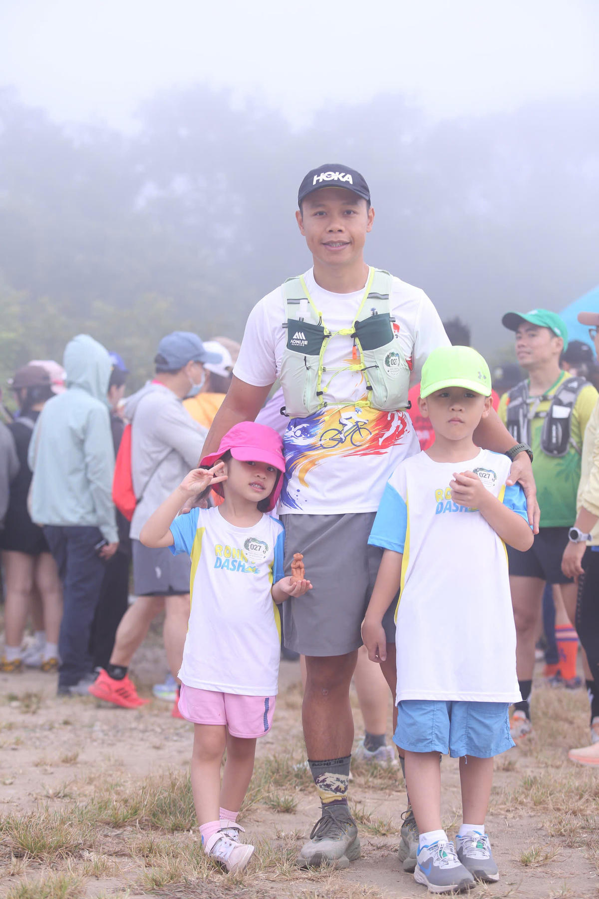 Hơn 300 người vượt bán đảo Sơn Trà trong sương mù, kêu gọi bảo vệ môi trường
