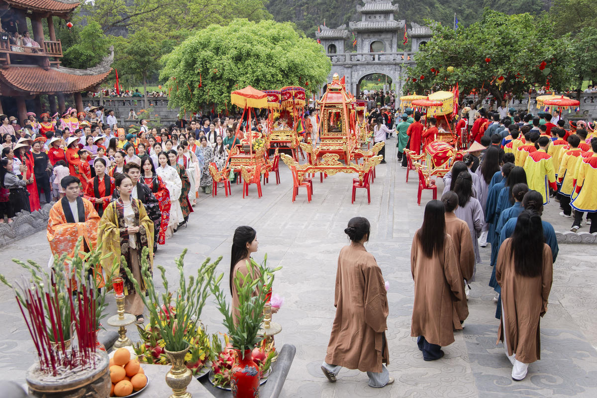 Thông tin từ UBND phường Nam Hoa Lư cho biết, đền Thái Vi là di tích lịch sử - văn hóa tiêu biểu của tỉnh Ninh Bình, gắn liền với triều đại nhà Trần. Đây là nơi thờ các vị vua, tướng quân và thái hậu đầu triều Trần có công lớn trong công cuộc bảo vệ đất nước, đặc biệt là trong ba lần kháng chiến chống quân Nguyên Mông xâm lược vào thế kỷ XIII. Ảnh: Đình Minh