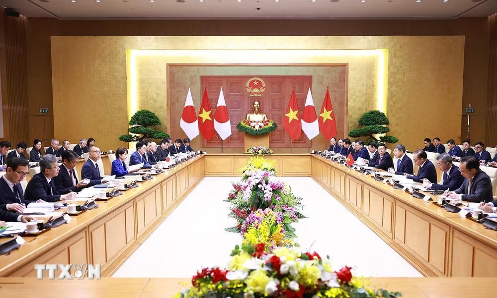 ttxvn-thu-tuong-le-minh-hung-hoi-dam-voi-thu-tuong-nhat-ban-takaichi-sanae-8737045-3.jpg