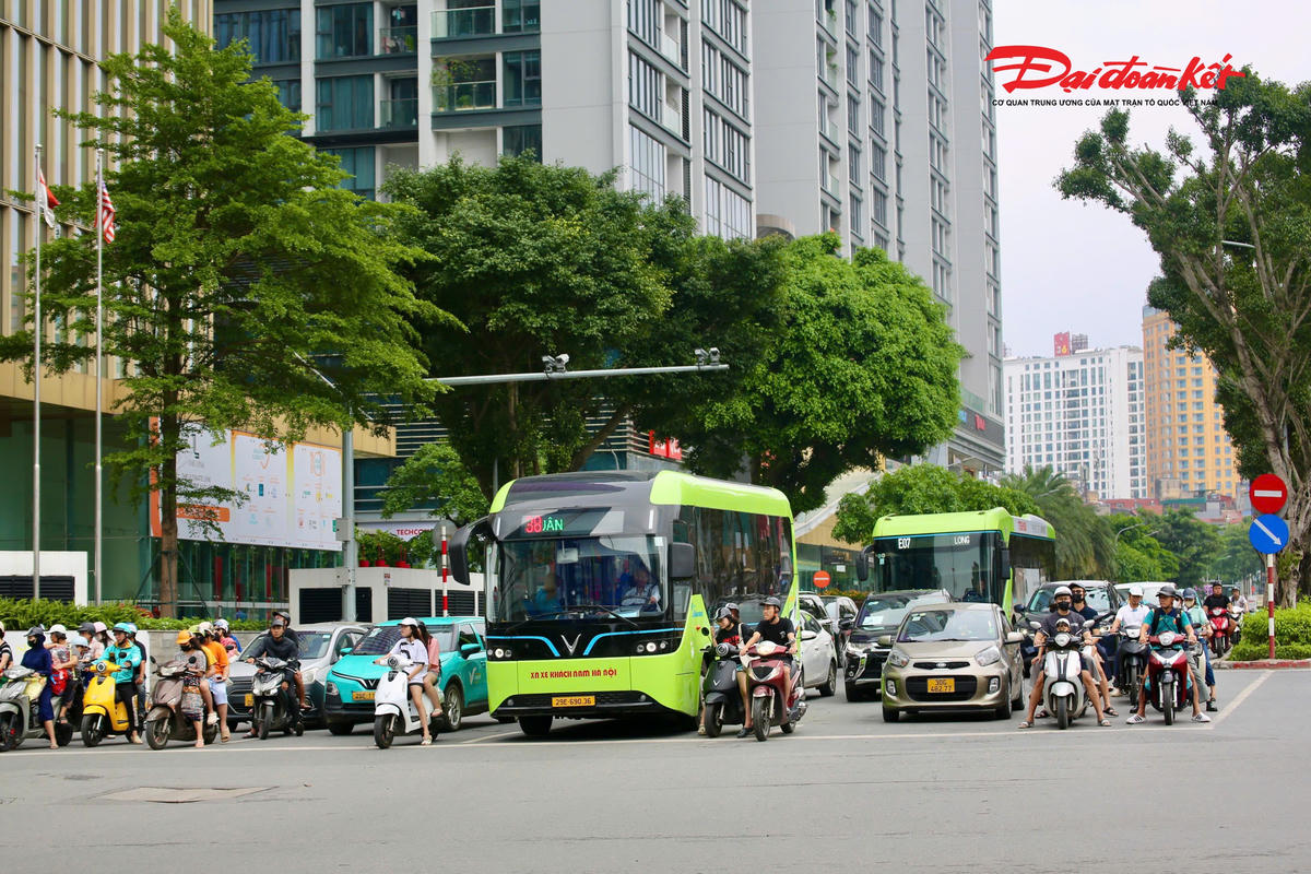 Giao thông Hà Nội ngày cuối kỳ nghỉ lễ: Cửa ngõ ổn định, nội thành thông thoáng