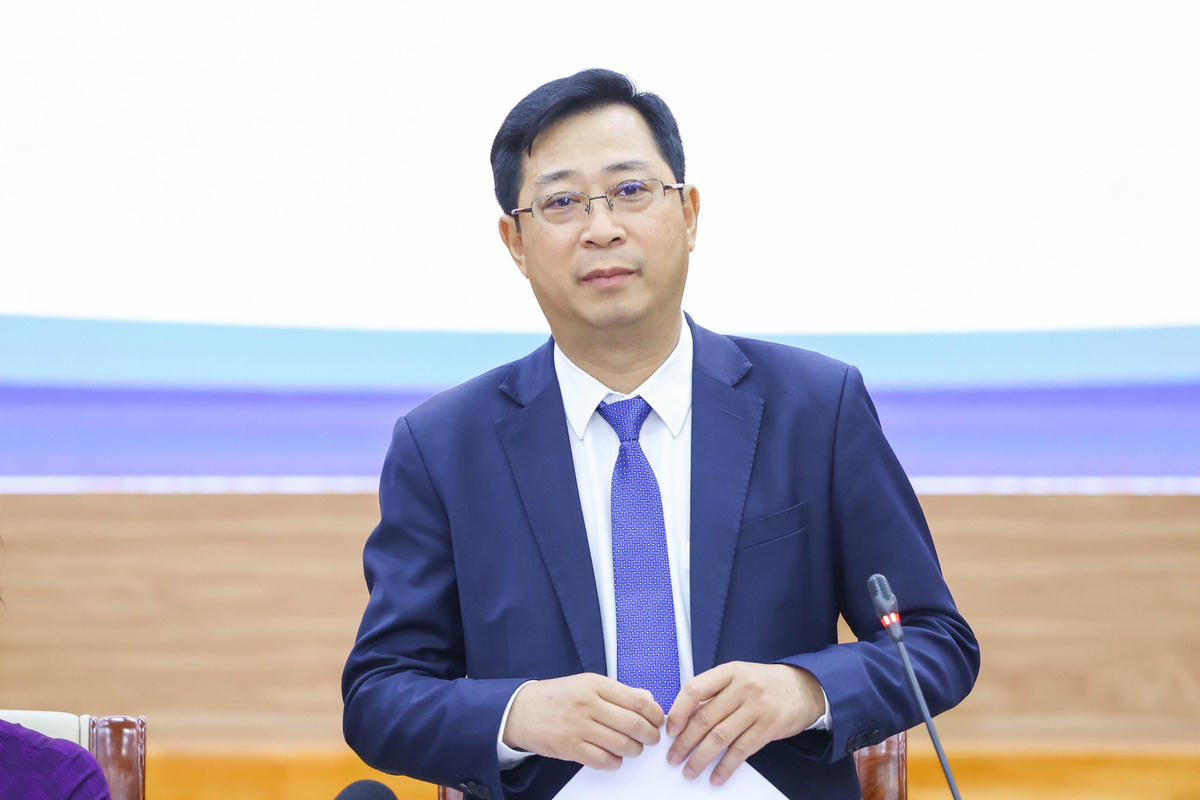 Ông Cao Xuân Thạo - Ủy viên Đoàn Chủ tịch, Trưởng ban Công tác xã hội Cơ quan UBTƯ MTTQ Việt Nam trả lời câu hỏi của các cơ quan báo chí. Ảnh: Quang Vinh.