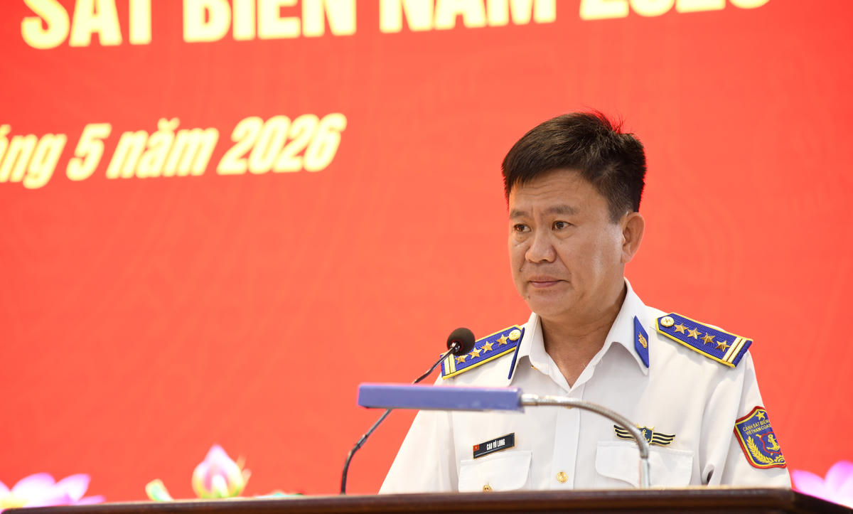 Đại tá Cao Vũ Long, Phó Tư lệnh, Tham mưu trưởng Vùng Cảnh sát biển 3 phát biểu. Ảnh: Nhật Minh.