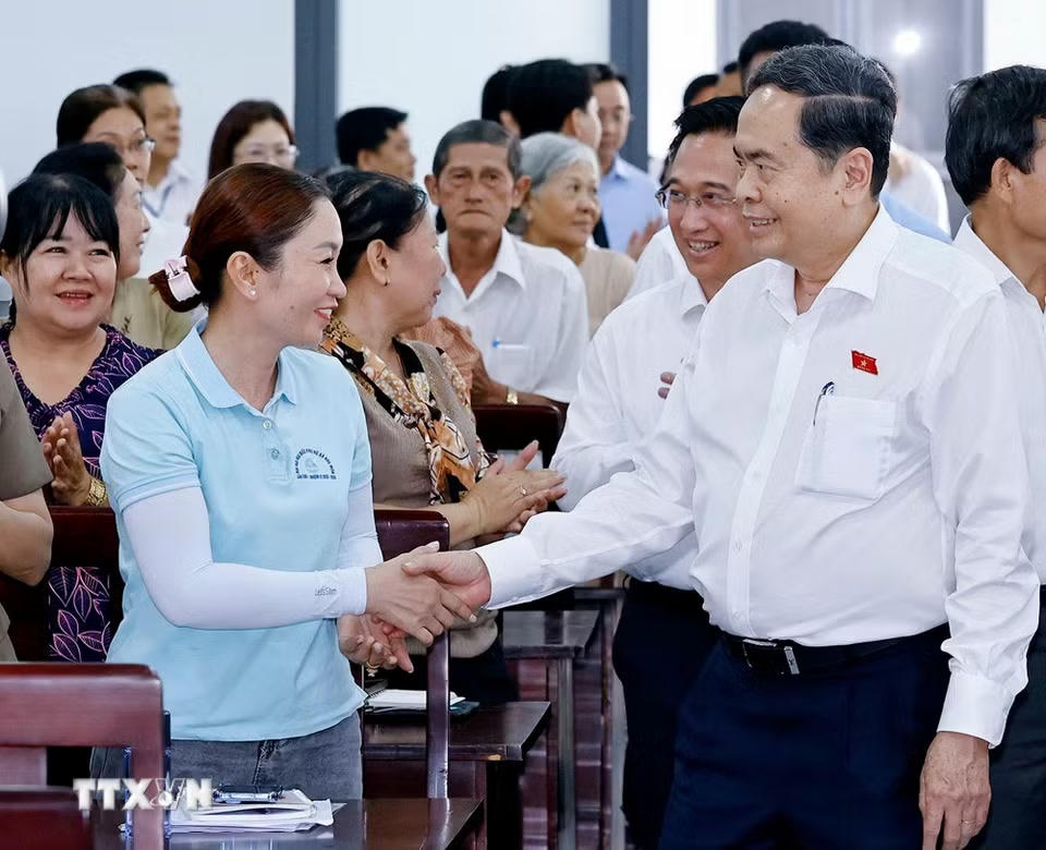 Chủ tịch Quốc hội Trần Thanh Mẫn dự Hội nghị đại biểu Quốc hội Khóa XVI tiếp xúc cử tri tại xã Hóc Môn, Thành phố Hồ Chí Minh. (Ảnh: Doãn Tấn/TTXVN)