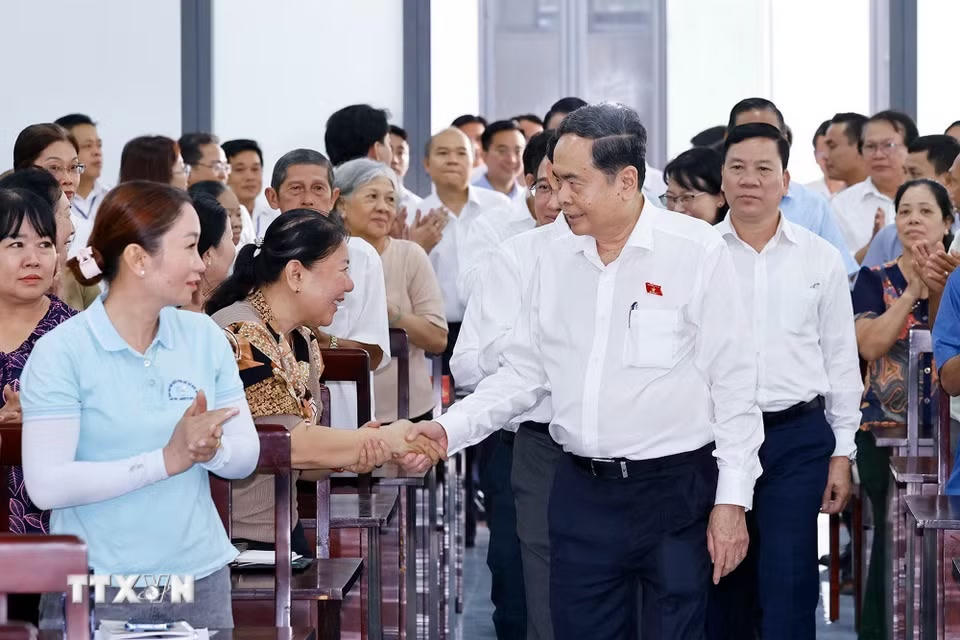 Chủ tịch Quốc hội Trần Thanh Mẫn dự Hội nghị đại biểu Quốc hội Khóa XVI tiếp xúc cử tri tại xã Hóc Môn, Thành phố Hồ Chí Minh. (Ảnh: Doãn Tấn/TTXVN)