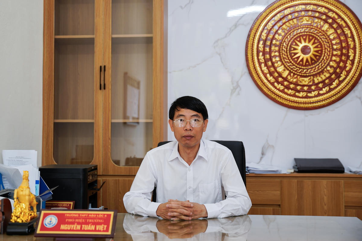 Thầy Nguyễn Tuấn Việt - Phó Hiệu trưởng Trường THPT Hậu Lộc 4 khẳng định, với nền tảng vững chắc hiện tại, sẽ tạo động lực để nhà trường có những bước tiến dài hơn trong thời gian tới. Ảnh: Đình Minh