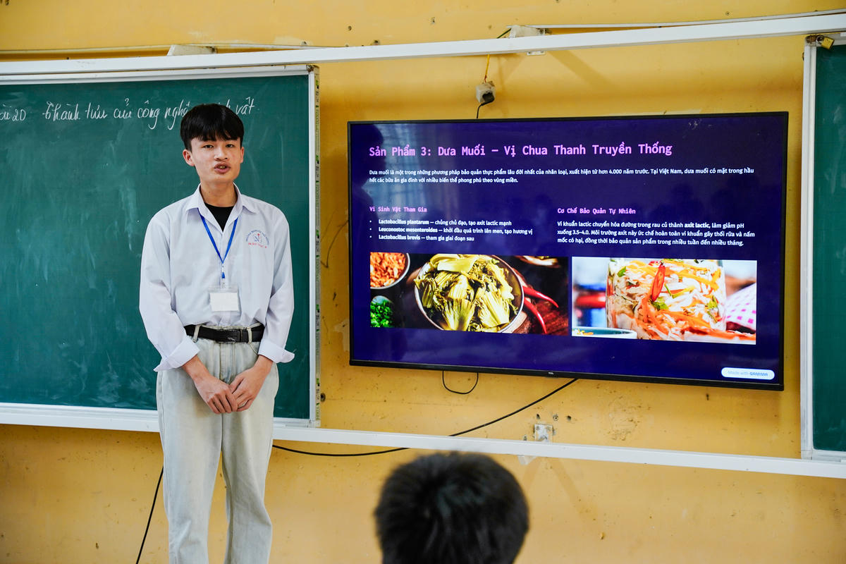 Phát triển giáo dục mũi nhọn là định hướng trong thời gian tới của nhà trường. Ảnh: Đình Minh
