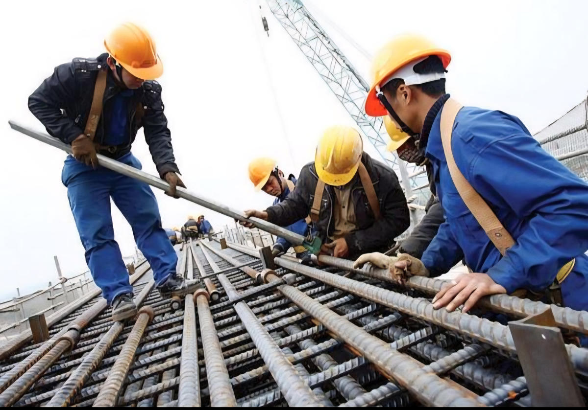 Công trường là nơi giúp lao động nâng cao tay nghề.