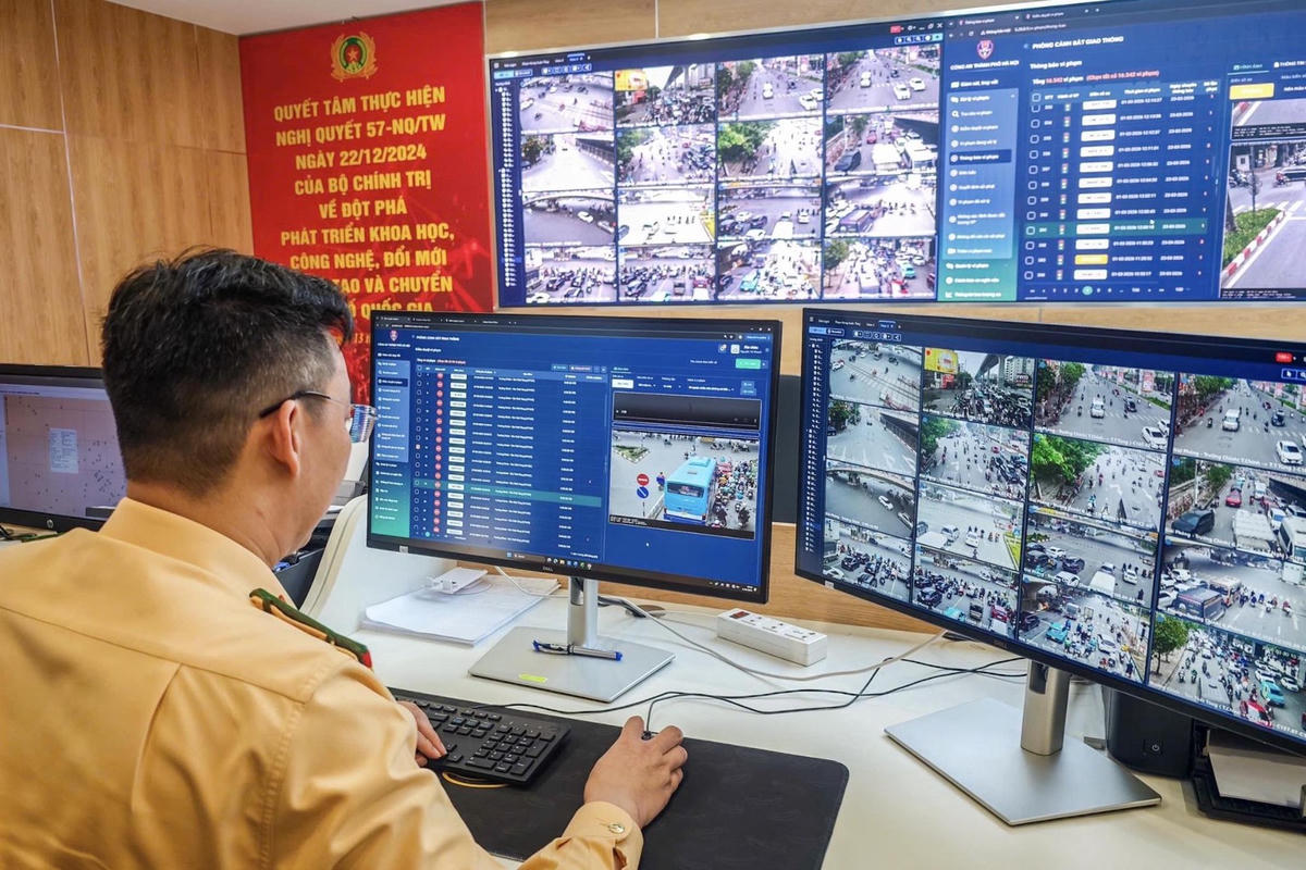 Trung tâm điều khiển giao thông Công an TP Hà Nội ghi nhận gần 1000 trường hợp vi phạm thông qua hệ thống Camera AI.