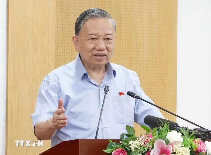 ttxvn-tong-bi-thu-chu-tich-nuoc-to-lam-tiep-xuc-cu-tri-8.jpg