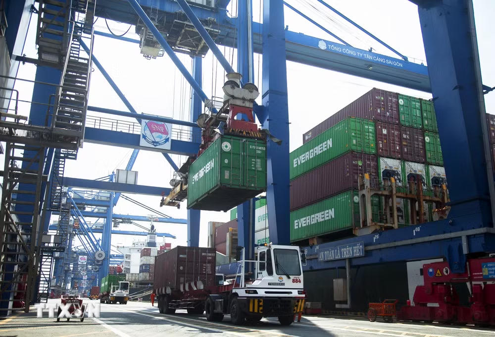 ttxvn-3-cang-bien-cua-viet-nam-lot-top-100-cang-luu-thong-nhieu-hang-hoa-nhat-the-gioi-8265795.jpg