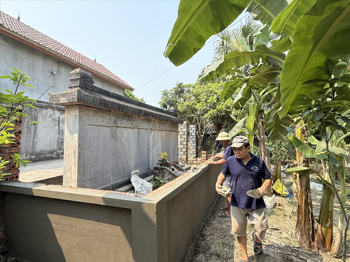 2 tấm bia cổ thuộc Di tích Lịch sử - Văn hóa Lê Thì Hải ở xã Thọ Phú, tỉnh Thanh Hóa.