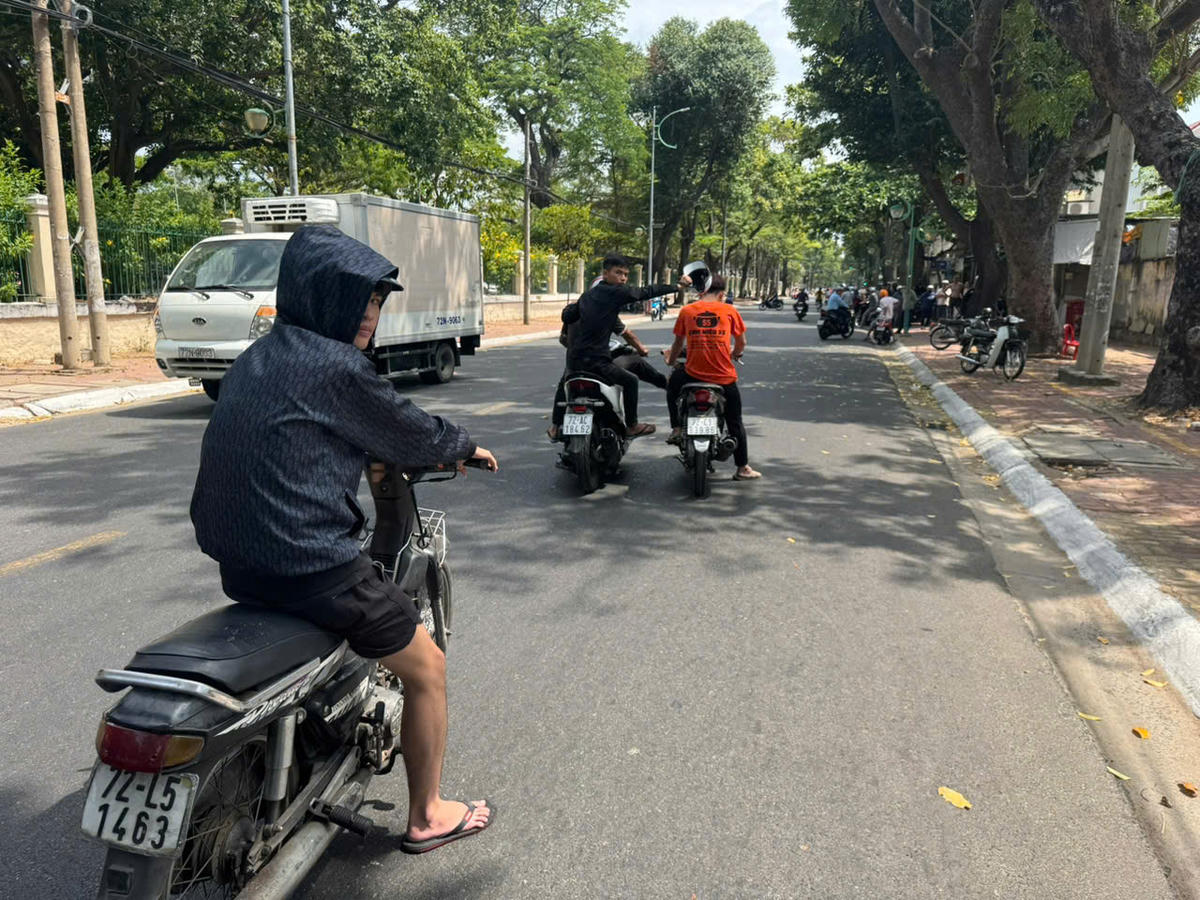 TP Hồ Chí Minh: Công an tạm giữ 3 đối tượng để điều tra hành vi 'Gây rối trật tự công cộng'