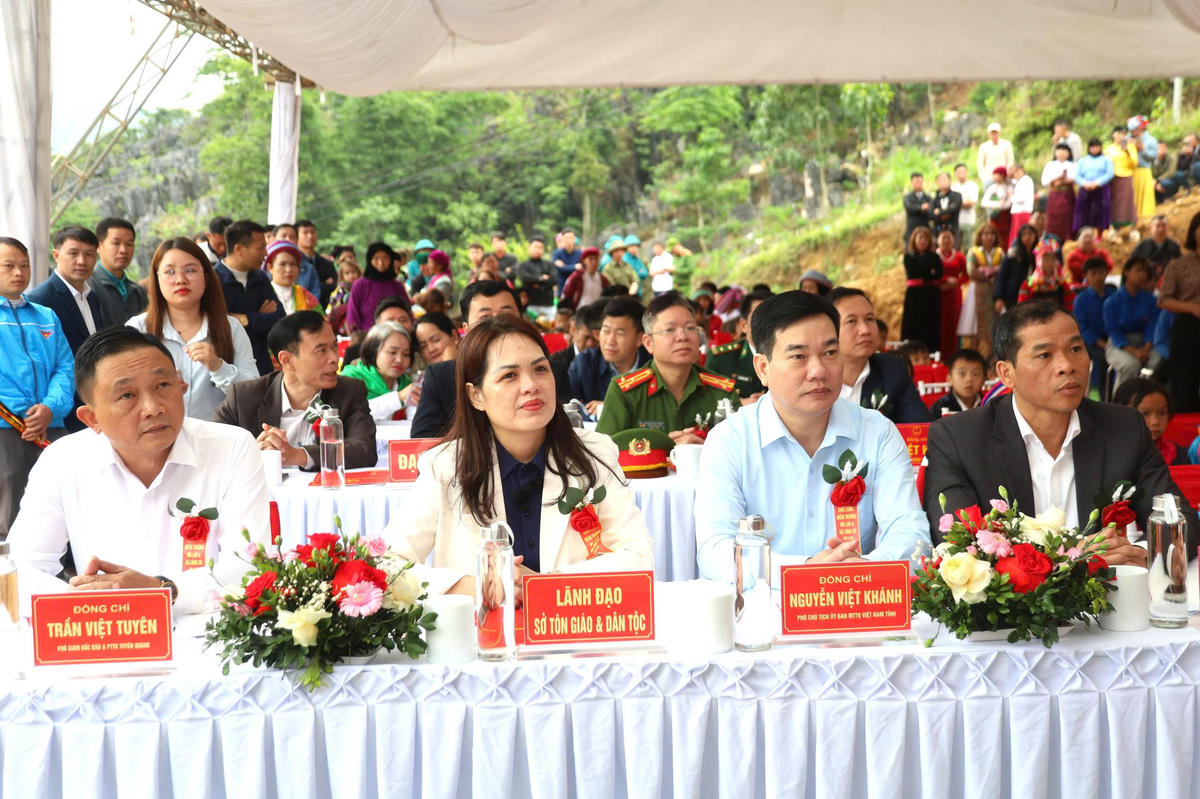 Ông Nguyễn Việt Khánh, Phó Chủ tịch Ủy ban MTTQ Việt Nam tỉnh Tuyên Quang dự lễ khởi công.