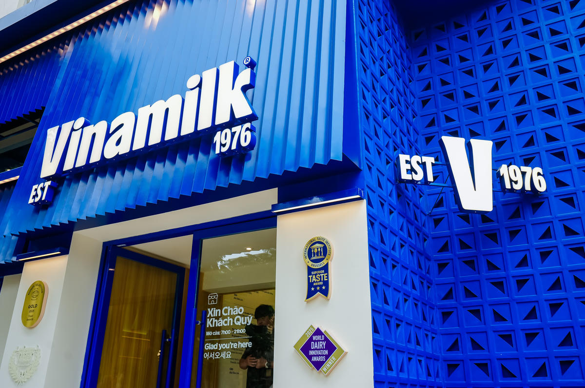 Vinamilk mở các cửa hàng theo nhận diện thương hiệu mới trên cả nước. Ảnh: Vi Nam