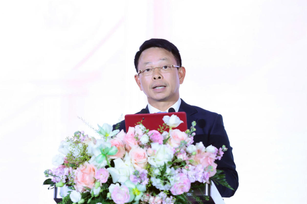 Nhà báo Phùng Công Sưởng - Tổng Biên tập Báo Tiền Phong, Trưởng Ban Tổ chức Hoa hậu Việt Nam 2026 phát biểu.