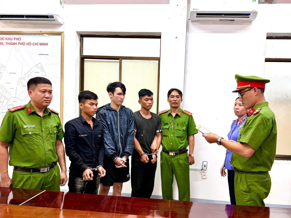 TP Hồ Chí Minh: Công an tạm giữ 3 đối tượng để điều tra hành vi 'Gây rối trật tự công cộng'