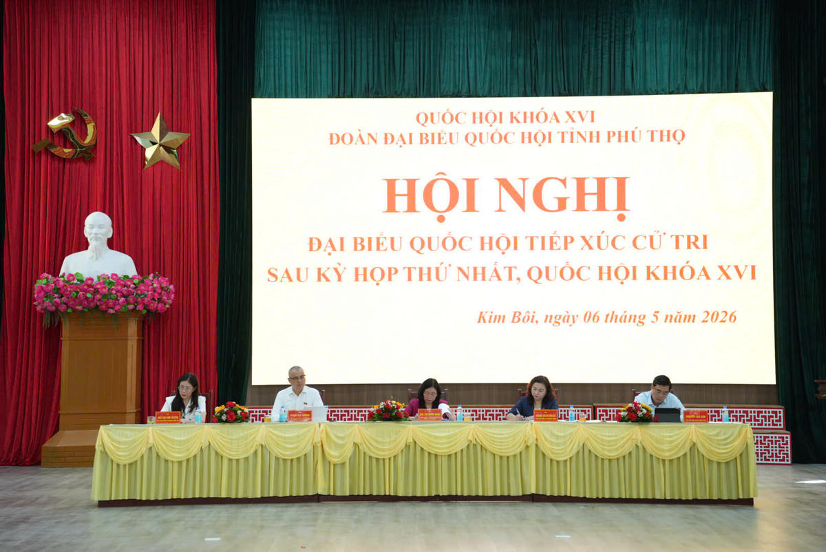 Đoàn đại biểu Quốc hội chủ trì hội nghị.