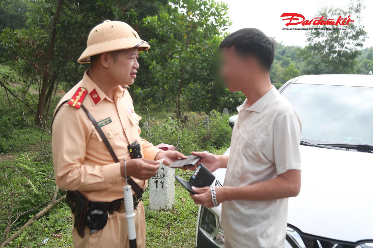 "Sau sự việc này, tôi sẽ rút kinh nghiệm, chú ý hơn đến biển báo và tuân thủ đúng quy định về tốc độ, giữ khoảng cách an toàn, để không tái phạm và bảo đảm an toàn khi tham gia giao thông", tài xế Hùng cho hay.