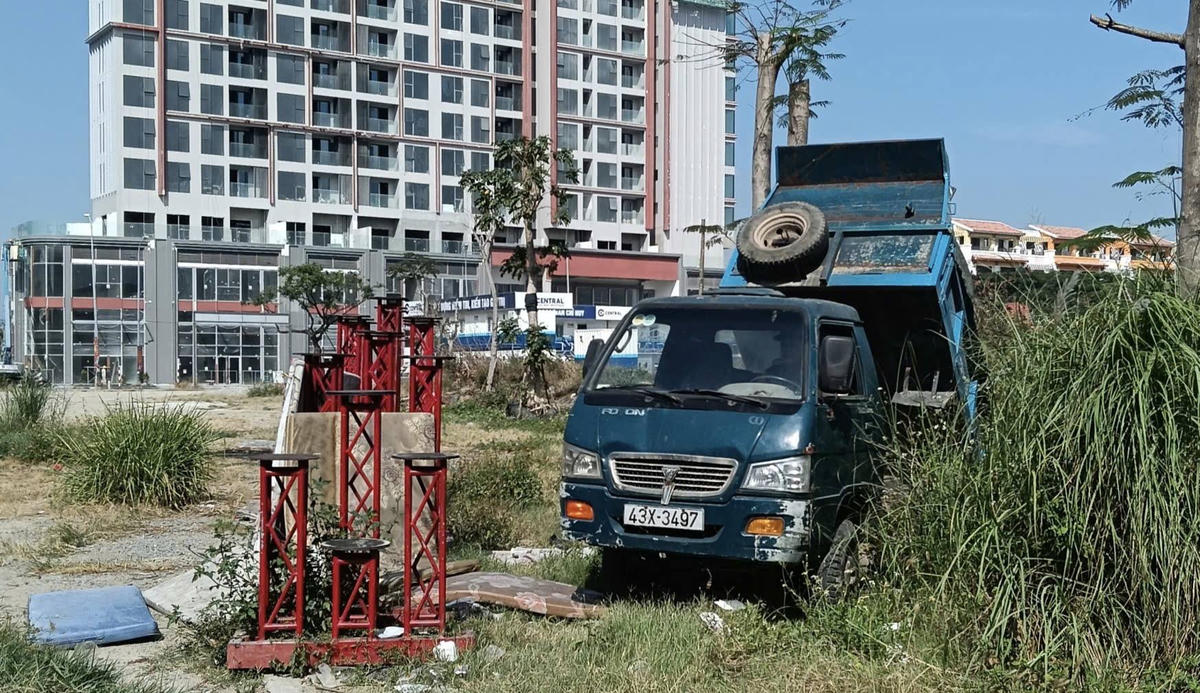 Đà Nẵng: Mật phục, liên tục bắt xe đổ trộm xà bần, rác thải