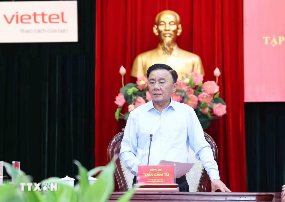 ttxvn-doan-kiem-tra-giam-sat-so-12-cua-bo-chinh-tri-lam-viec-voi-ban-thuong-vu-dang-uy-tap-doan-viettel-5.jpg