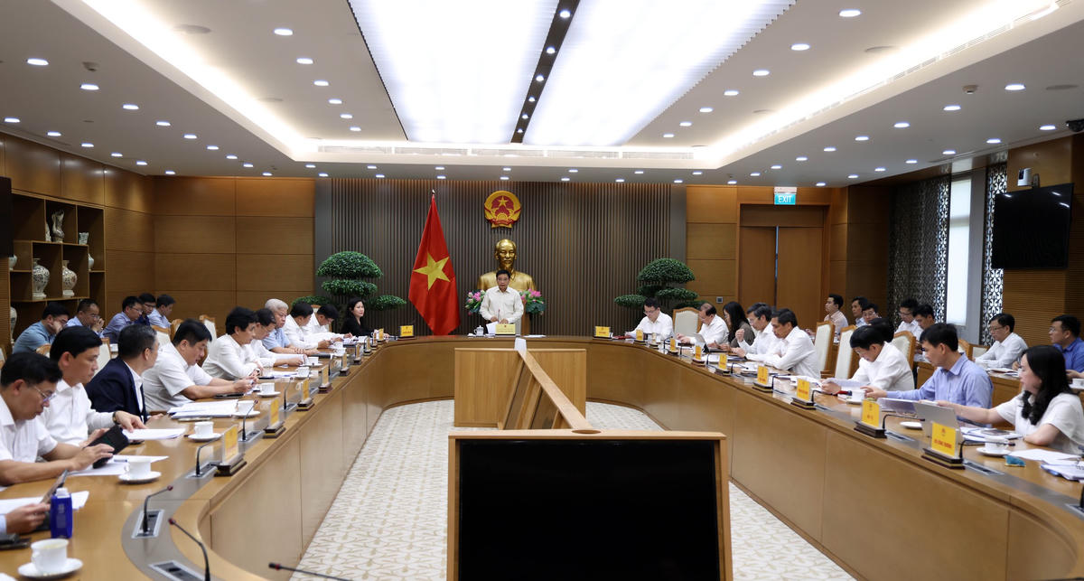 Phó Thủ tướng Nguyễn Văn Thắng chủ trì cuộc họp với sự tham dự của các bộ, ngành, địa phương, doanh nghiệp Nhà nước - Ảnh VGP/Đức Tuân