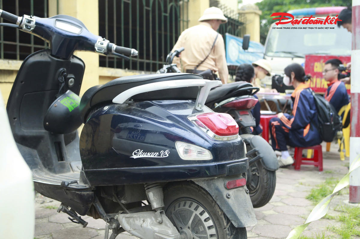 Theo Trung tá Phạm Văn Luyến, Đội trưởng Đội CSGT đường bộ số 9, thời gian qua đơn vị thường xuyên phối hợp với công an xã và các nhà trường tuyên truyền, hướng dẫn phụ huynh, học sinh nâng cao ý thức chấp hành pháp luật khi tham gia giao thông.