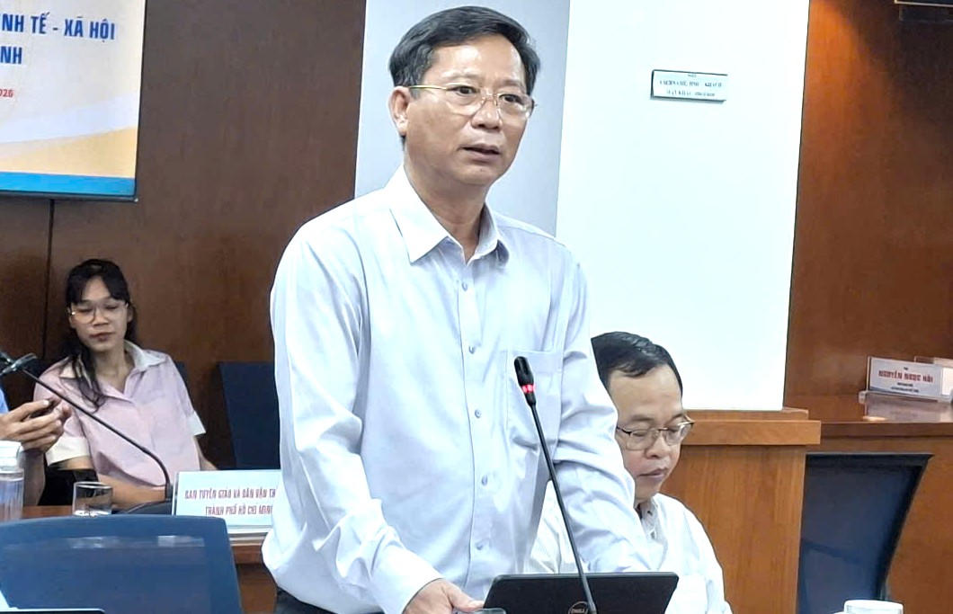 Ông Trần Quang Thái – Phó Giám đốc Trung tâm Phục vụ Hành chính chính công TP Hồ Chí Minh nói về việc tiếp nhận và xử lý thủ tục hành trên địa bàn thành phố. Ảnh: S.X