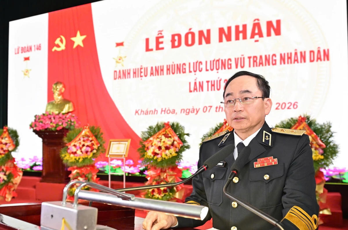 Phó Đô đốc Trần Thanh Nghiêm phát biểu tại buổi lễ.
