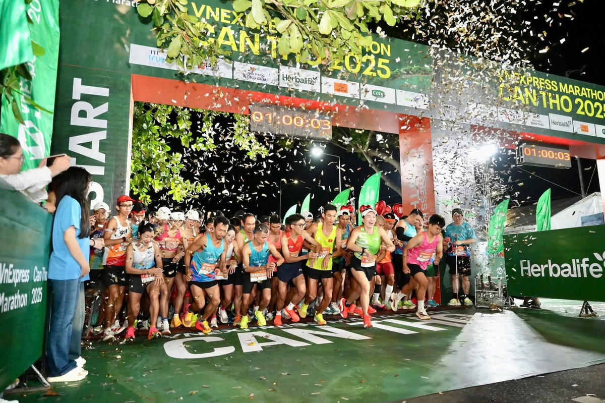 Giải gồm 4 cự ly 5km, 10km, 21km và 42km, phù hợp với nhiều nhóm vận động viên. Ảnh:&nbsp;VnExpress marathon Cần Thơ 2025