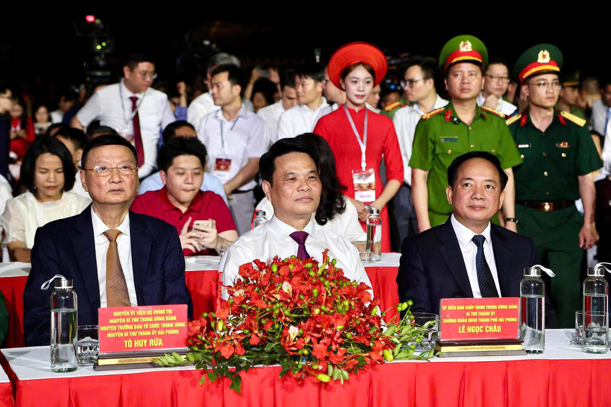 Ông Trịnh Văn Quyết, Ủy viên Bộ Chính trị, Bí thư Trung ương Đảng, Trưởng ban Tuyên giáo và Dân vận Trung ương dự lễ khai mạc. Ảnh: ĐT.&nbsp;
