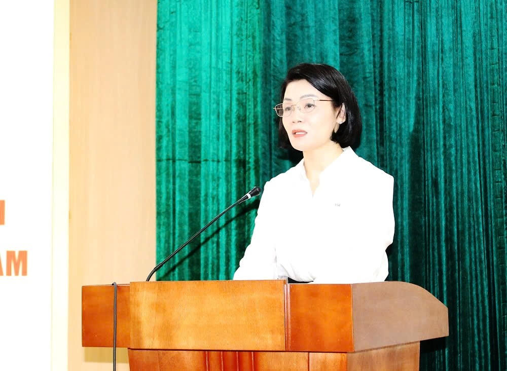 Bà Đỗ Thị Toán, Phó Chủ tịch Thường trực Ủy ban MTTQ tỉnh Thanh Hóa phát biểu tại buổi gặp mặt. Ảnh: Nguyễn Chung.