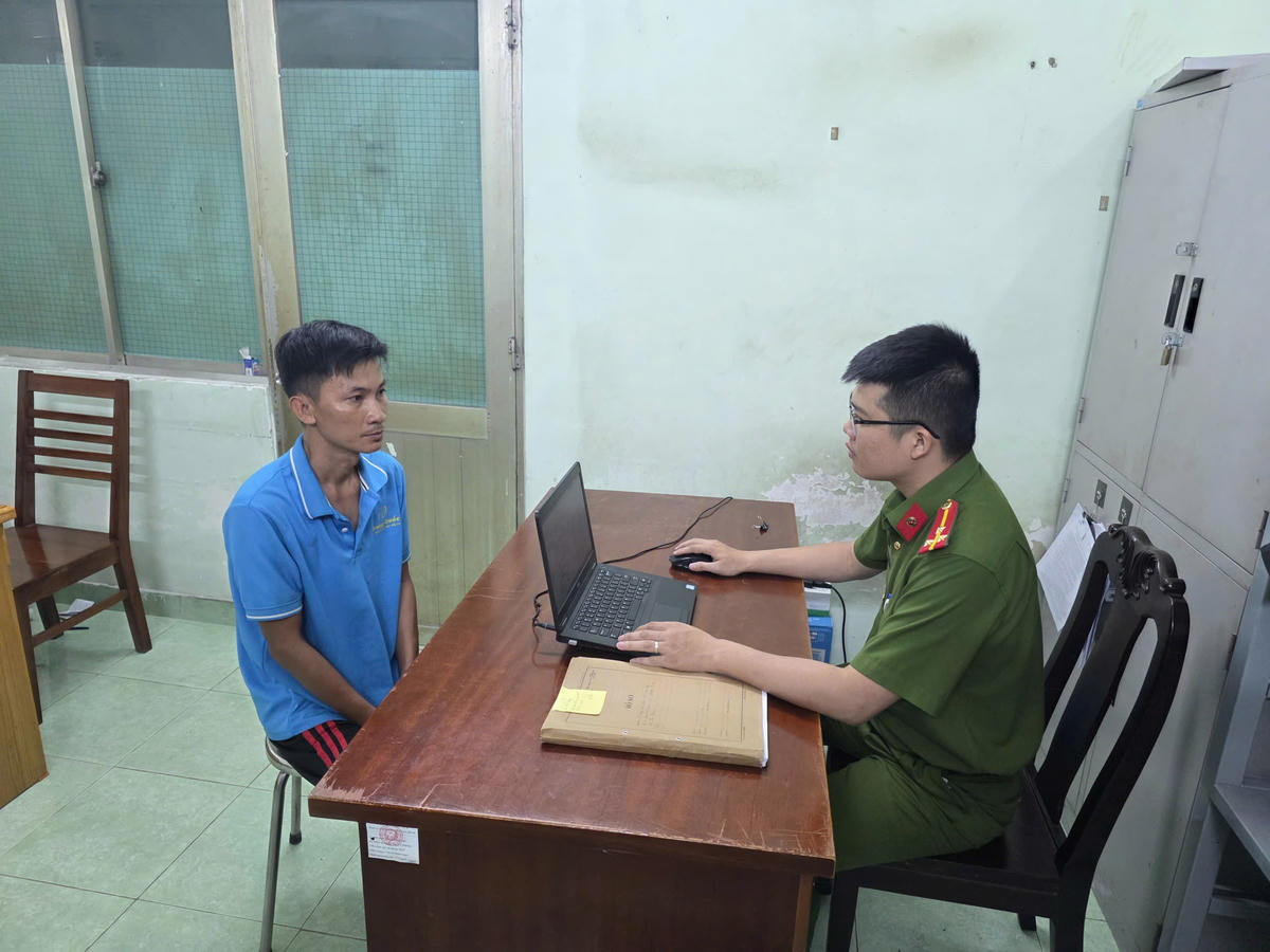 TP Hồ Chí Minh: Tạm giữ người đàn ông đánh con riêng của 'vợ hờ' 