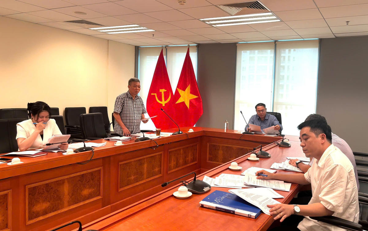 Quang cảnh cuộc họp