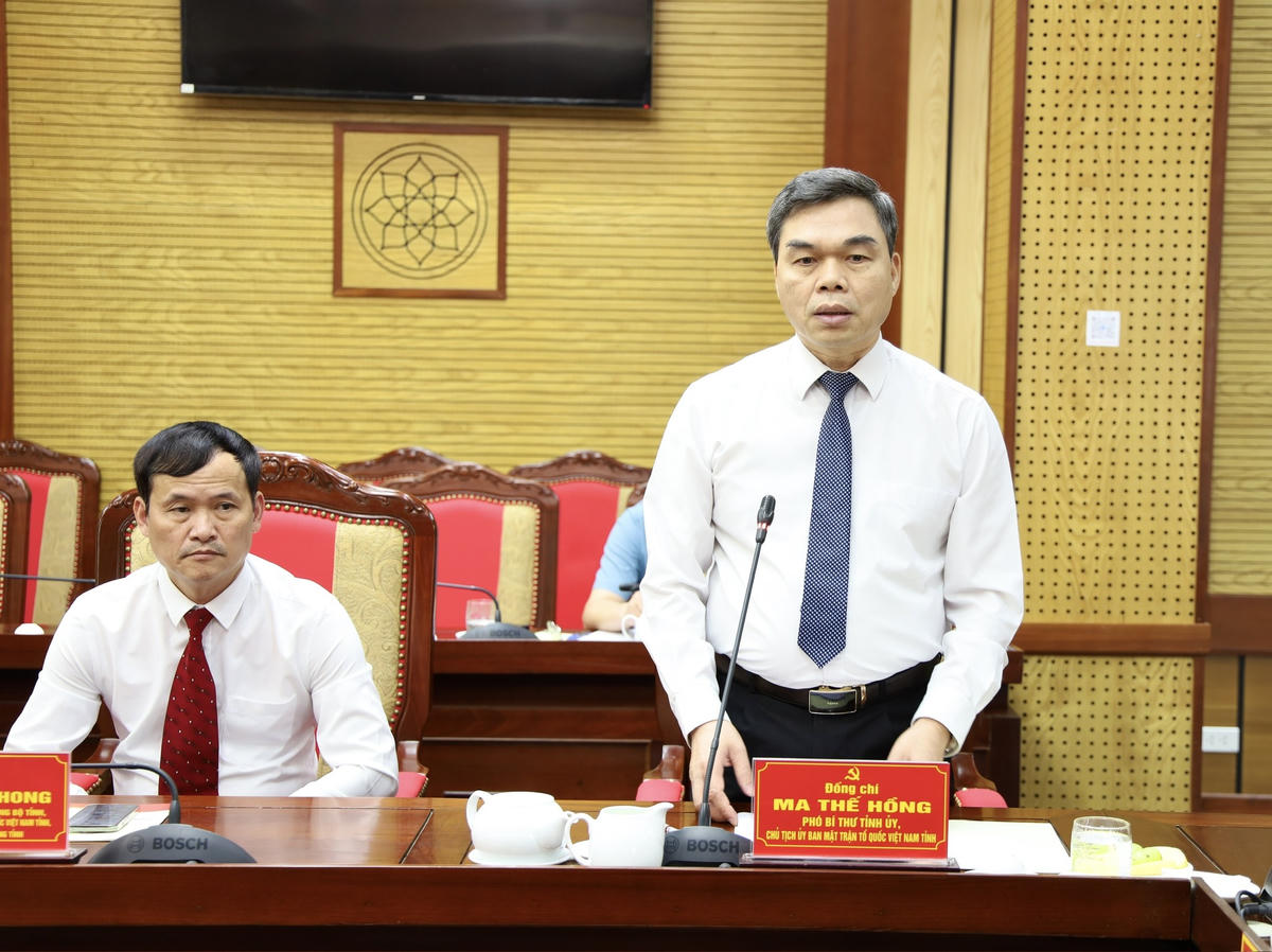 Ông Ma Thế Hồng, Phó Bí thư Tỉnh ủy, Chủ tịch Ủy ban MTTQ Việt Nam tỉnh Tuyên Quang phát biểu tại buổi gặp mặt. Ảnh: MTTQ.