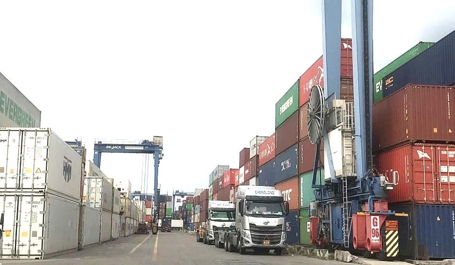 Đại diện Chi cục Hải quan khu vực 2 cho biết, sẽ tạo điều kiện thông thoáng trong hoạt động xuất nhập khẩu. Ảnh: S.X
