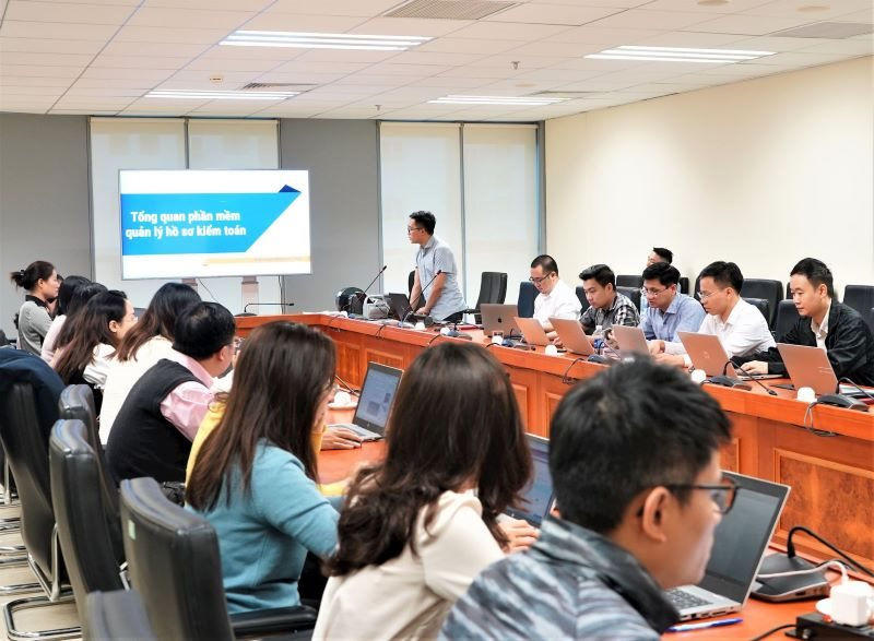 Nhiều lớp hướng dẫn sử dụng phần mềm số hóa và quản lý hồ sơ kiểm toán đã được tổ chức từ năm 2023 đến nay tại Kiểm toán nhà nước. Ảnh: N.Ly