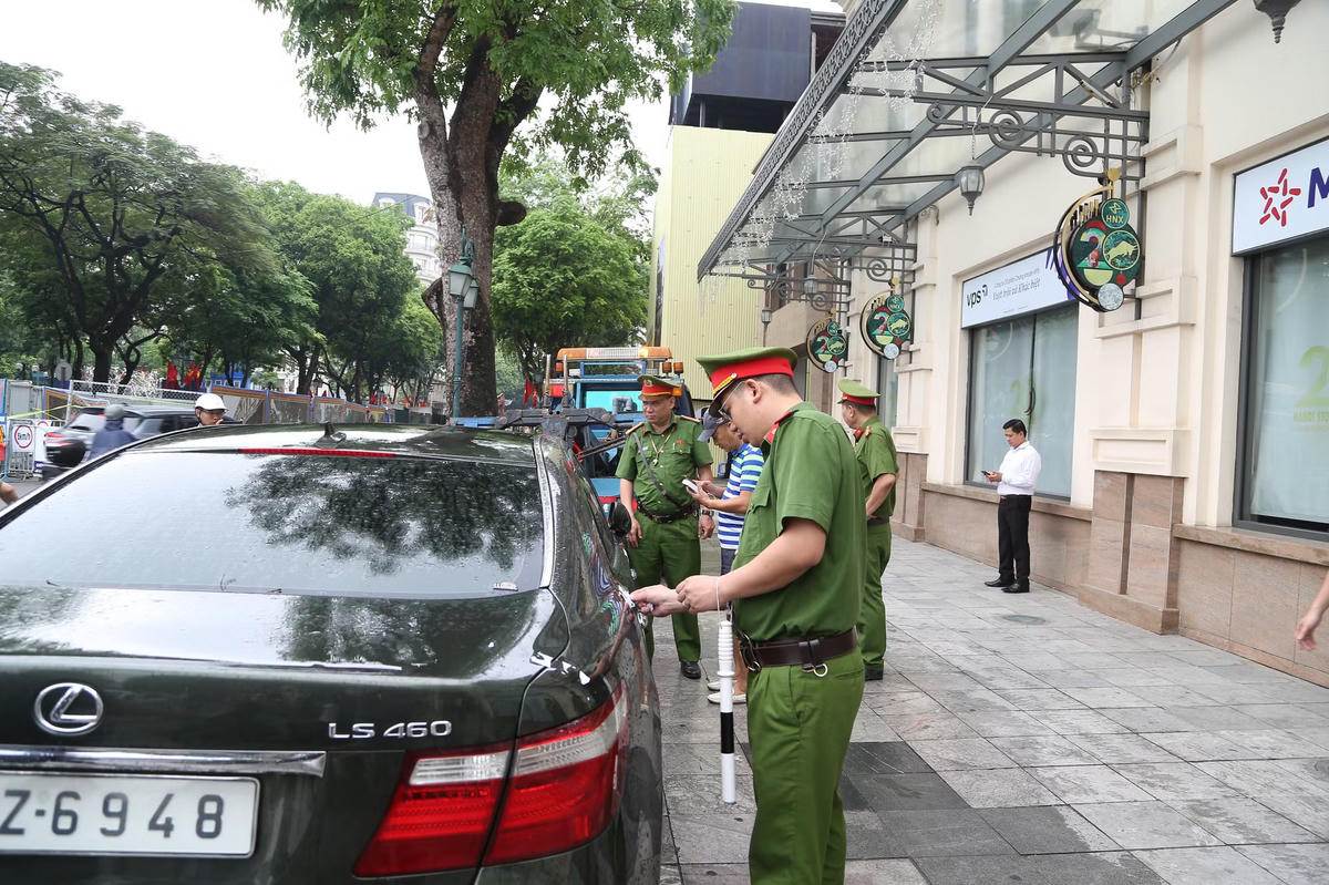 Công an phường Cửa Nam xử lý nghiêm các trường hợp vi phạm.