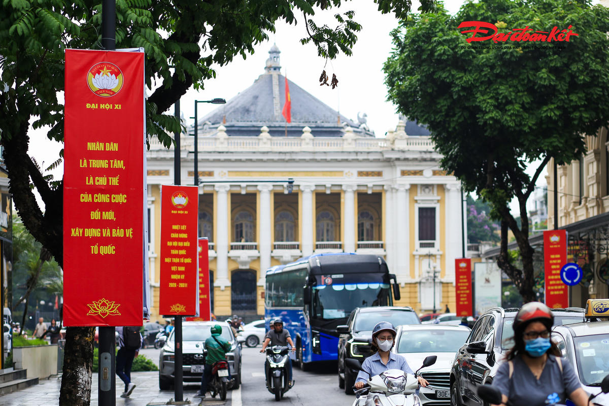 Những pano, khẩu hiệu hướng tới&nbsp;Đại hội đại biểu toàn quốc Mặt trận Tổ quốc Việt Nam lần thứ XI. Ảnh: Quang Vinh