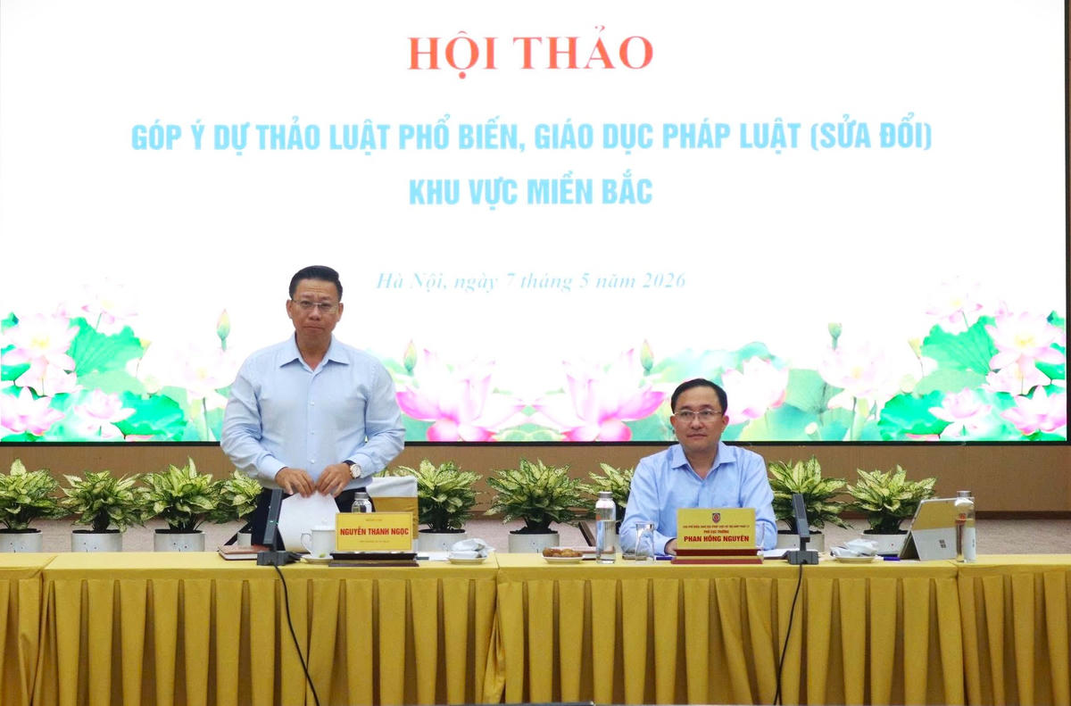 Thứ trưởng Bộ Tư pháp Nguyễn Thanh Ngọc điều khiển Hội thảo.