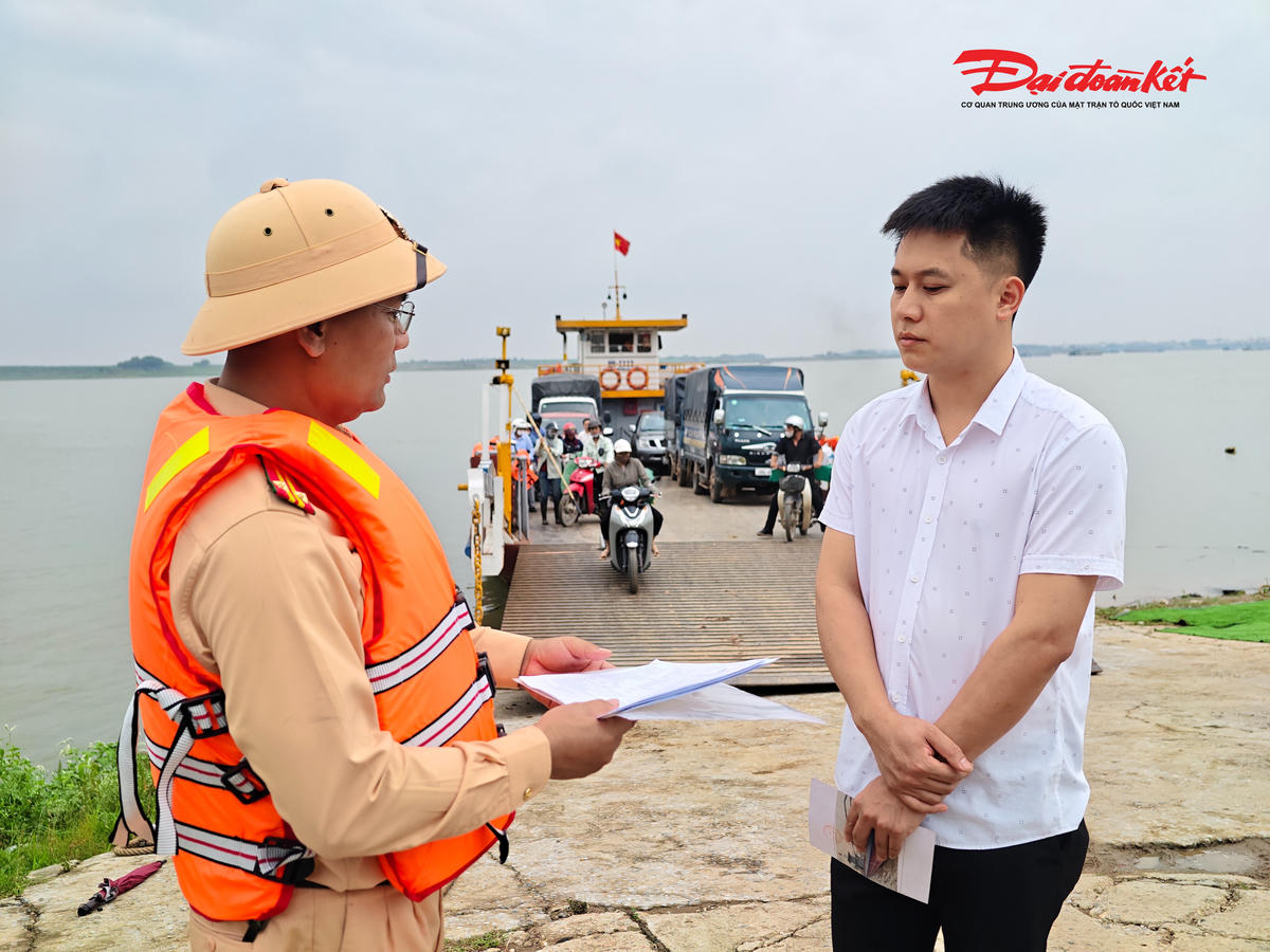 Thiếu tá Trịnh Văn Trường, cán bộ Đội Cảnh sát đường thủy số 1 cho biết, từ đầu năm đến nay đơn vị đã tăng cường tuyên truyền đối với các chủ bến trên địa bàn quản lý; yêu cầu giám sát chặt chẽ hoạt động vận tải hành khách, tuyệt đối không để phương tiện xuất bến khi hành khách chưa mặc áo phao hoặc phương tiện không bảo đảm điều kiện an toàn.