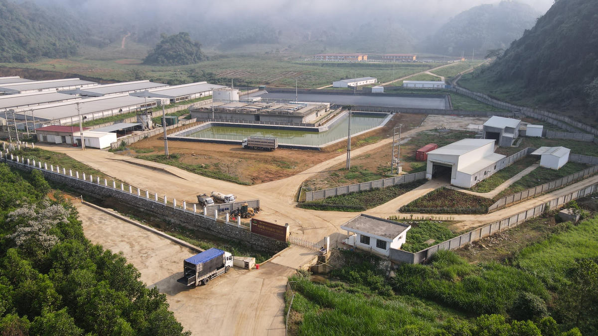 Trại lợn của Công ty NewHope Thanh Hóa nằm tại xã Thạch Quảng, có diện tích khoảng 109 ha. Ảnh: XD36