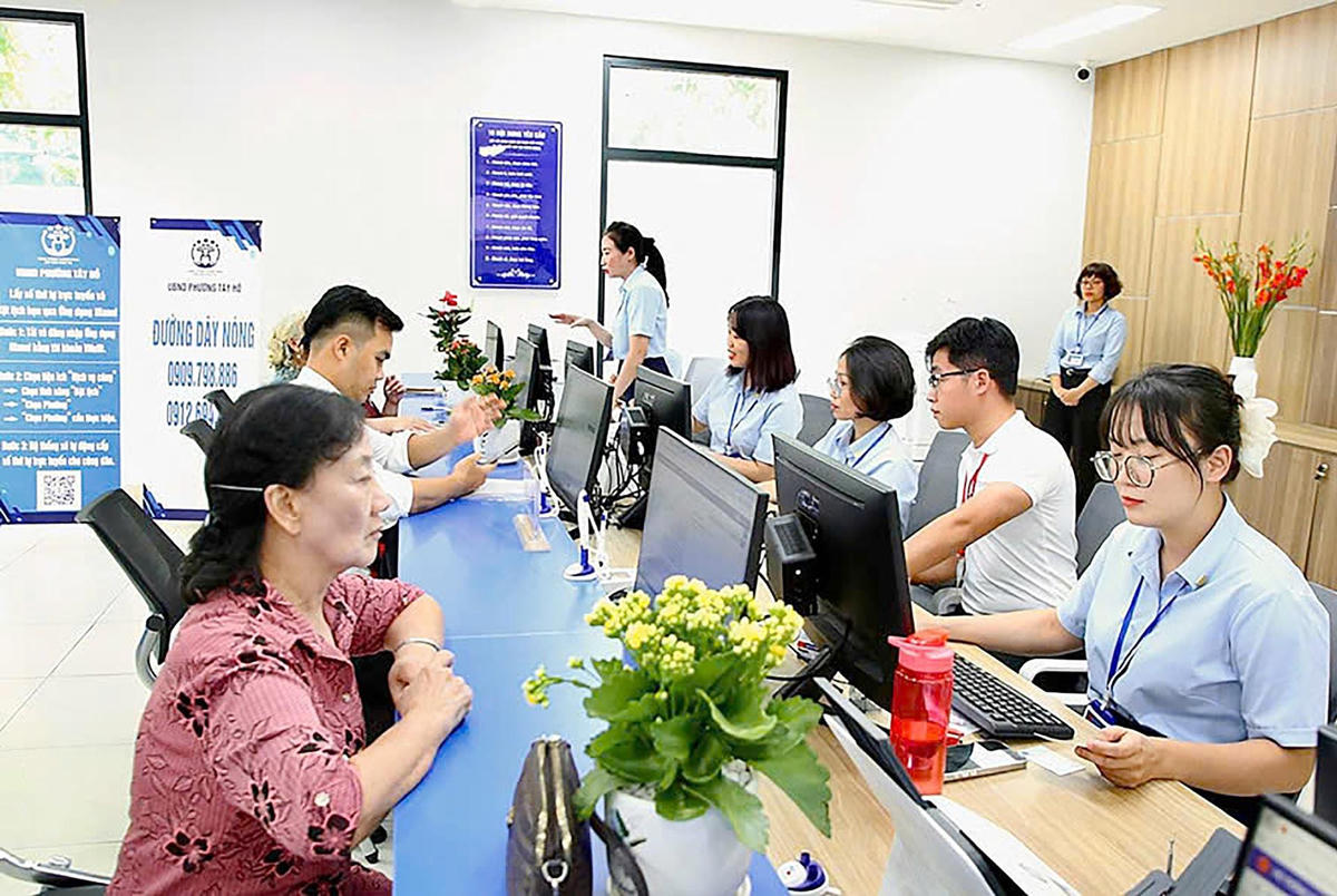 Tăng lương và bài toán chiến lược "không cần" tham nhũng