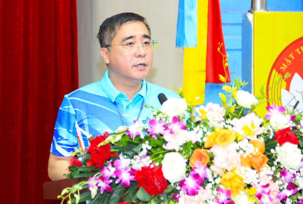 Ông Nguyễn Chí Thành, Phó Chủ tịch Thường trực Uỷ ban MTTQ Việt Nam tỉnh Quảng Ninh phát biểu khai mạc Hội thao.