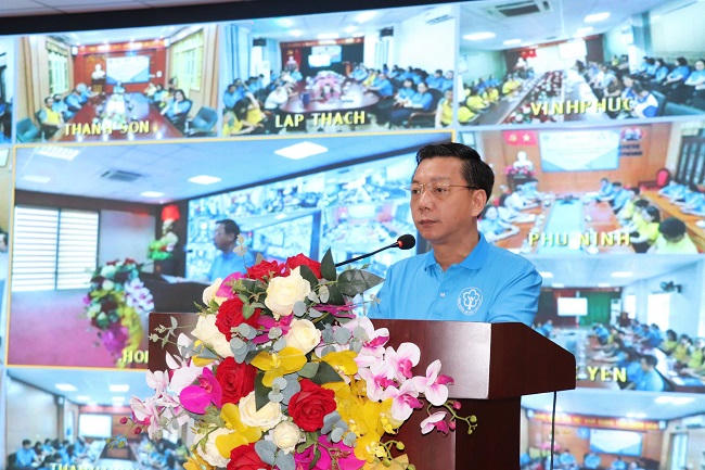 Ông Nguyễn Duy Phương Giám đốc BHXH tỉnh Phú Thọ phát biểu tại Lễ ra quân. Ảnh: Thanh Thanh