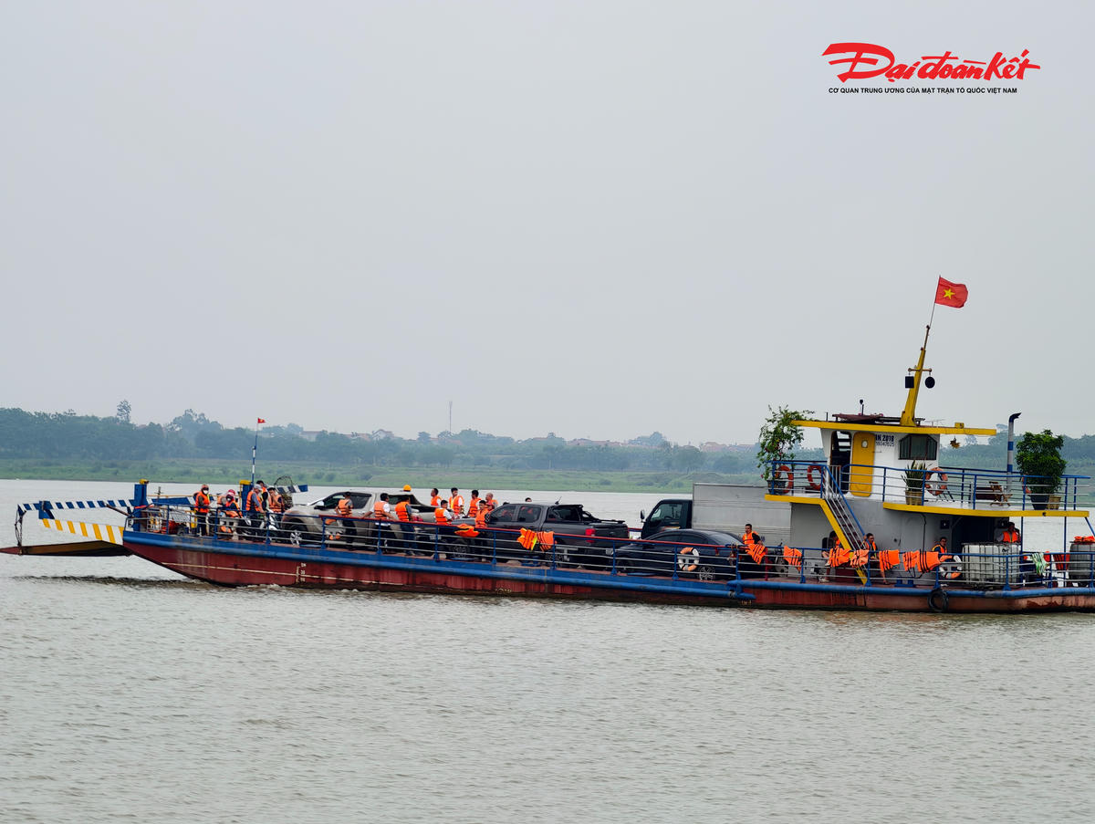 Theo Thiếu tá Trường, thời gian tới đơn vị sẽ tiếp tục triển khai các hoạt động giám sát, ứng dụng hệ thống camera tại các bến đò nhằm kiểm soát chặt chẽ hoạt động vận tải hành khách, kịp thời phát hiện và xử lý các trường hợp vi phạm, góp phần bảo đảm an toàn cho người dân khi tham gia giao thông đường thủy.