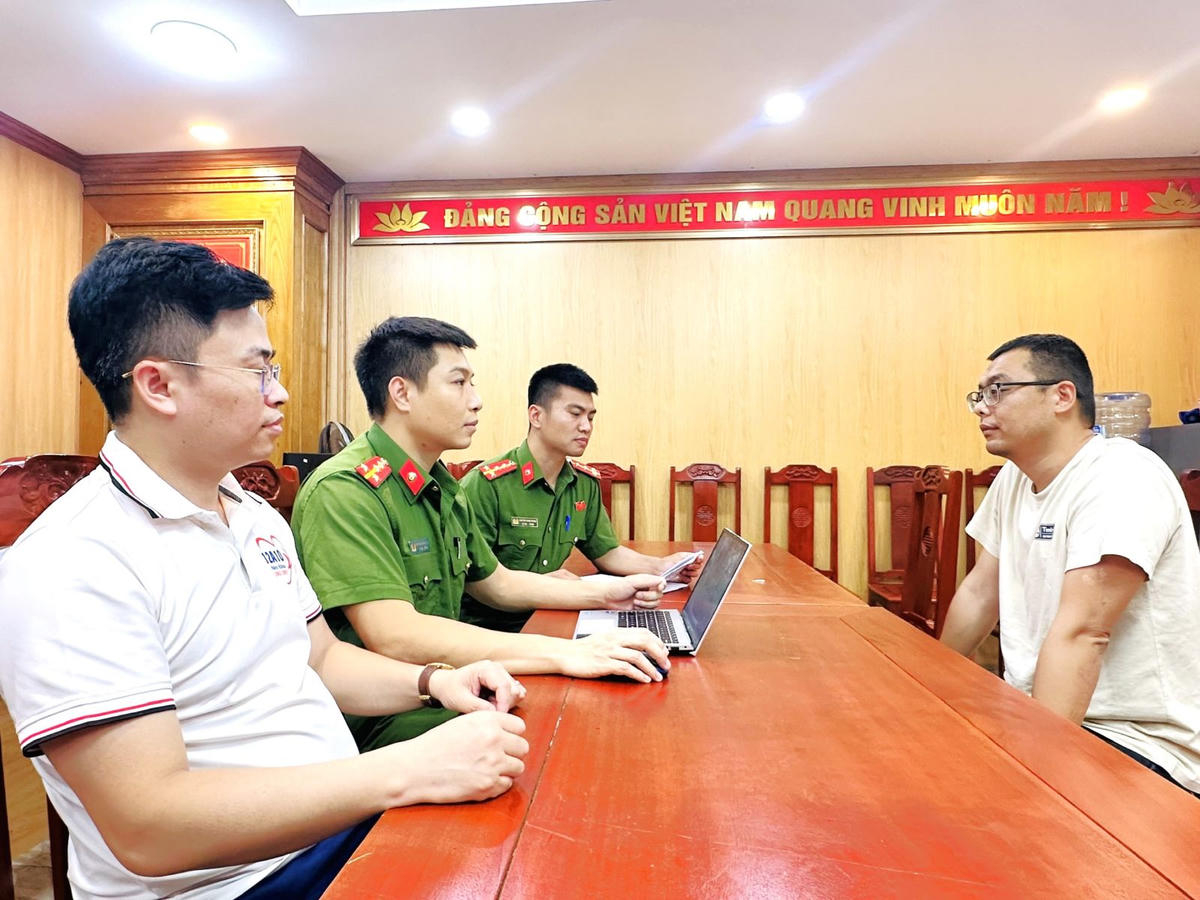 Huang Qi Lei (tức Hoàng Khởi Lôi) khai nhận việc chỉ đạo nhân viên xả thải ra môi trường. Ảnh: CATH