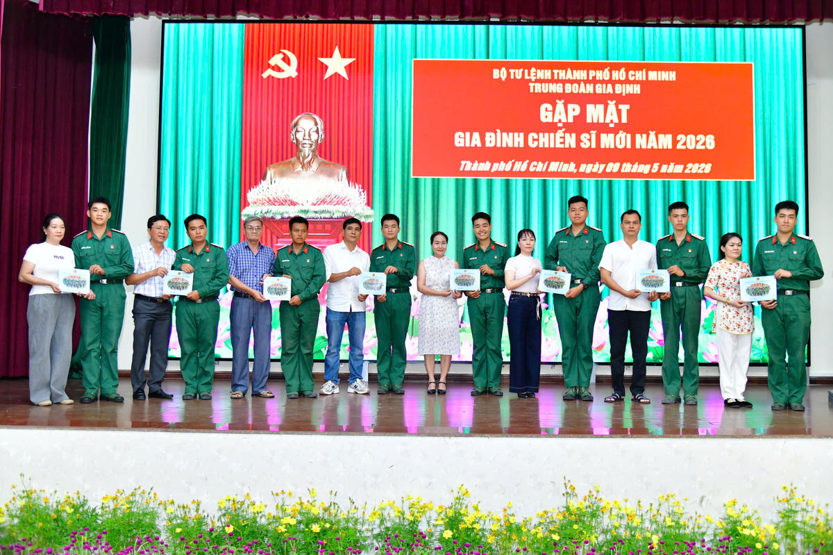 Trung đoàn Gia Định gặp mặt, động viên gia đình chiến sĩ mới năm 2026